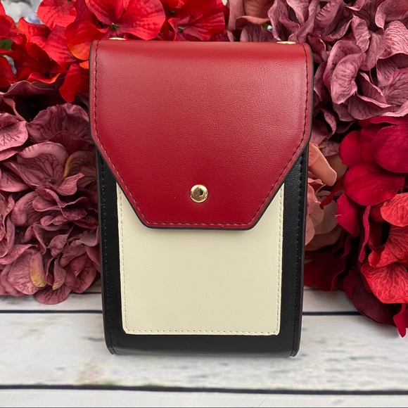 Multifunctional Vegan Leather Crossbody Purse - Picture 2 of 16